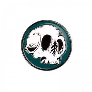 bb_Broadleaf_EnamelPin_Skull_800px